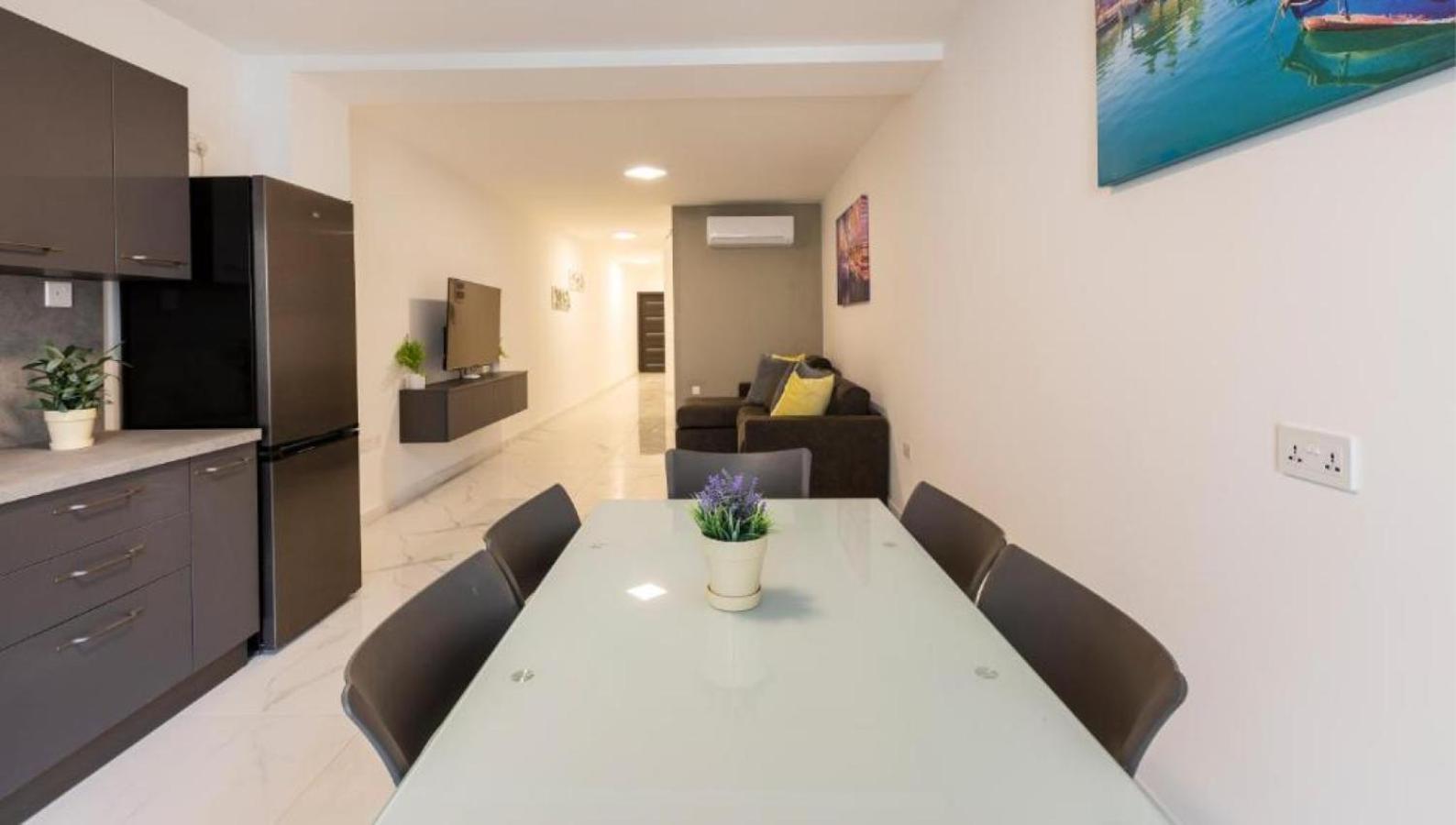 Emerald Suite เซนต์พอลส์เบย์ ภายนอก รูปภาพ